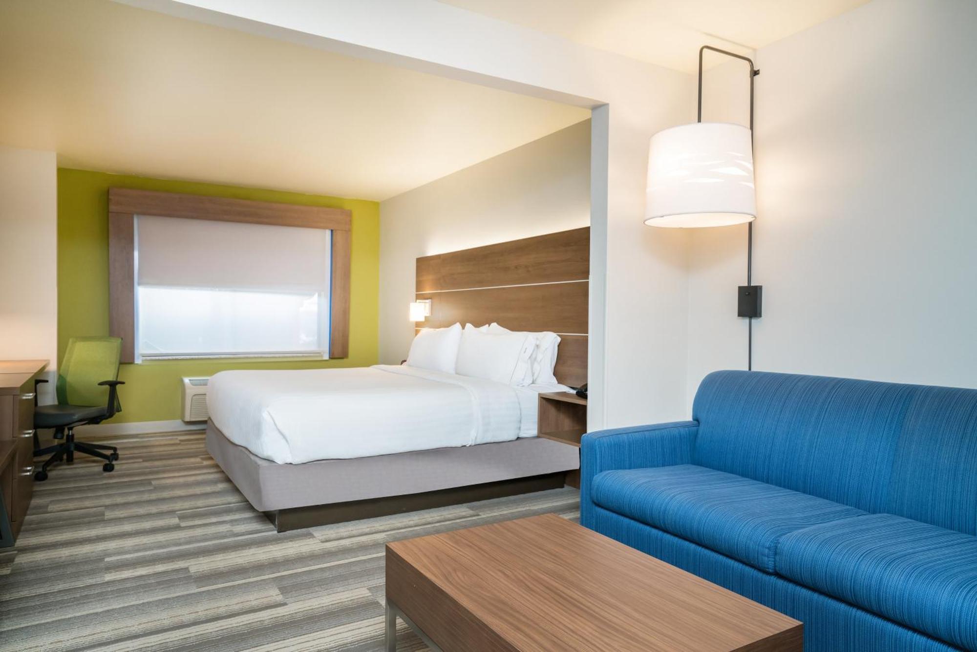 Holiday Inn Express & Suites Rocky Mount Smith Mountain Lake By Ihg Exterior foto